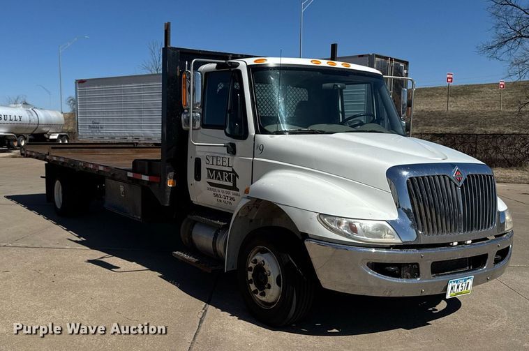 image for item EM3706 2017 International 4300SBA LP  flatbed truck