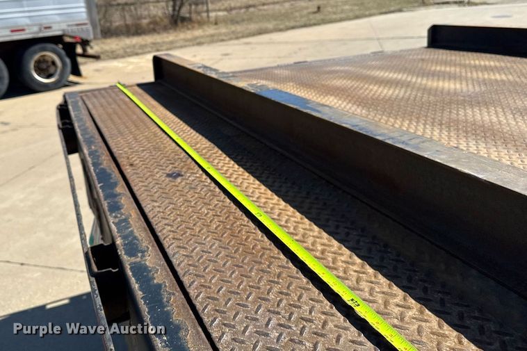 image for item EM3706 2017 International 4300SBA LP  flatbed truck