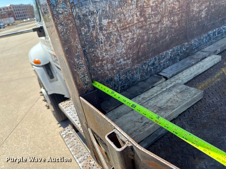 image for item EM3706 2017 International 4300SBA LP  flatbed truck