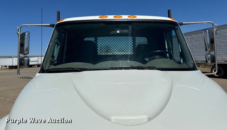 image for item EM3706 2017 International 4300SBA LP  flatbed truck