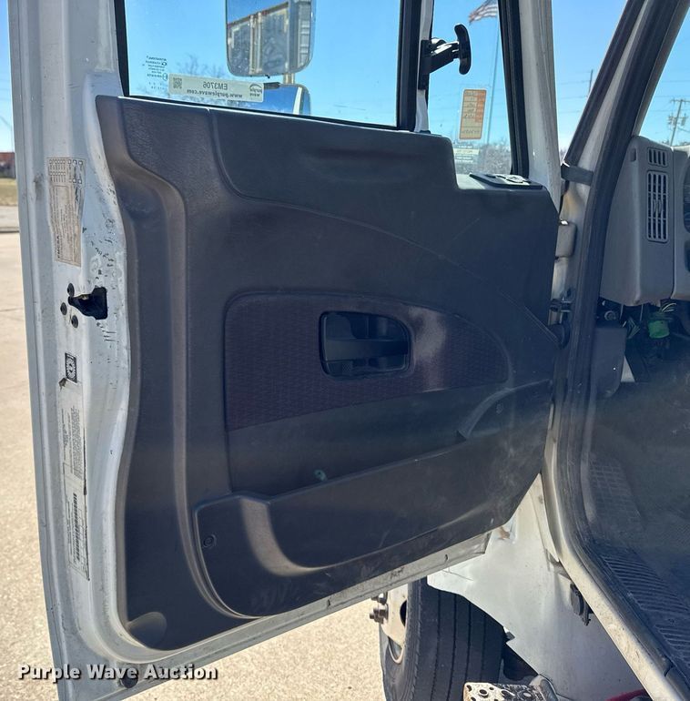 image for item EM3706 2017 International 4300SBA LP  flatbed truck