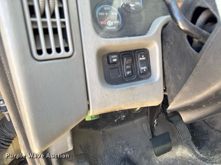 image for item EM3706 2017 International 4300SBA LP  flatbed truck