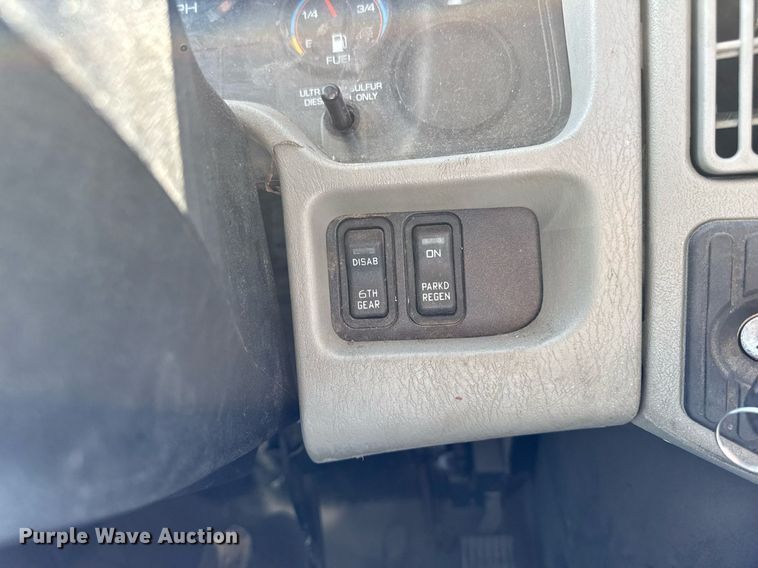 image for item EM3706 2017 International 4300SBA LP  flatbed truck