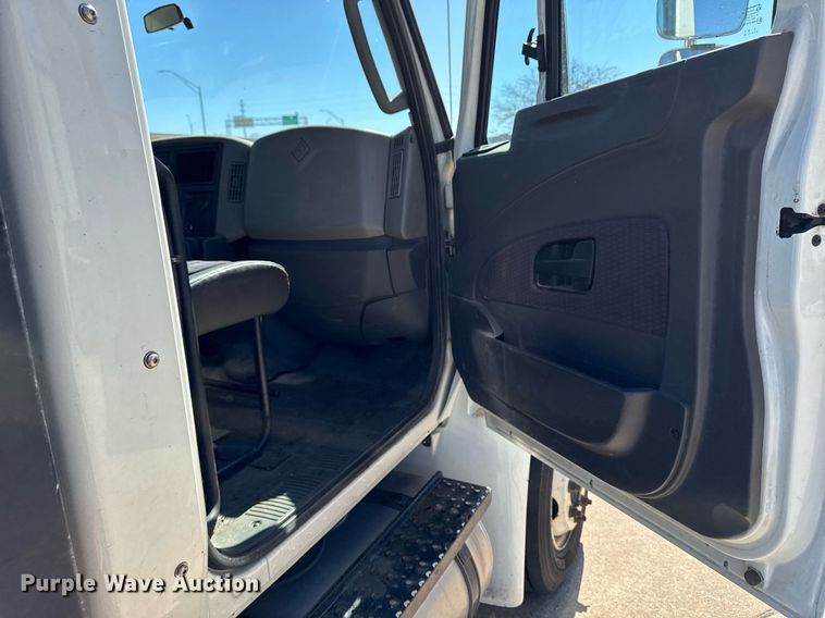 image for item EM3706 2017 International 4300SBA LP  flatbed truck