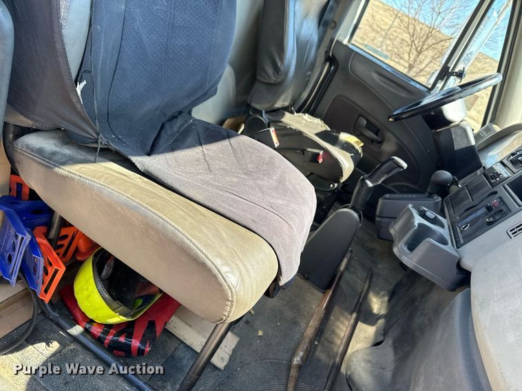 image for item EM3706 2017 International 4300SBA LP  flatbed truck