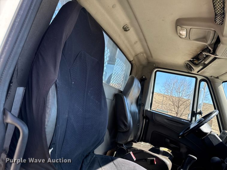 image for item EM3706 2017 International 4300SBA LP  flatbed truck