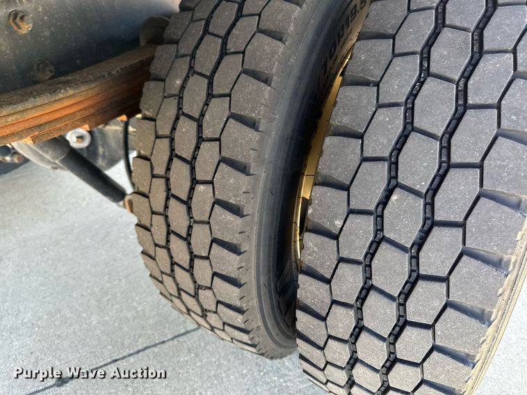 image for item EM3706 2017 International 4300SBA LP  flatbed truck