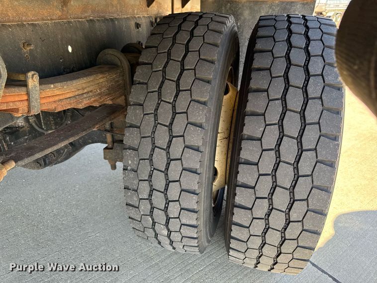 image for item EM3706 2017 International 4300SBA LP  flatbed truck