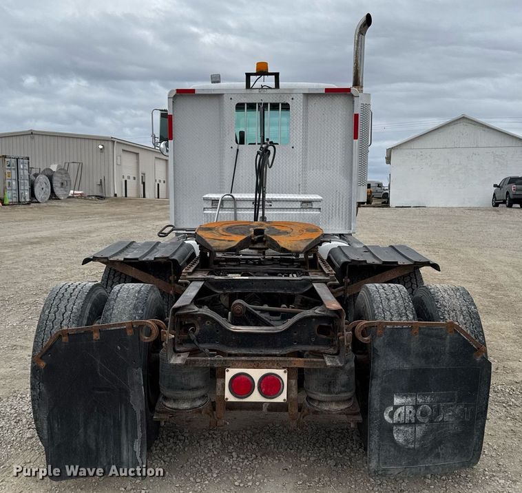 image for item EM3710 1994 Mack CH613 semi truck