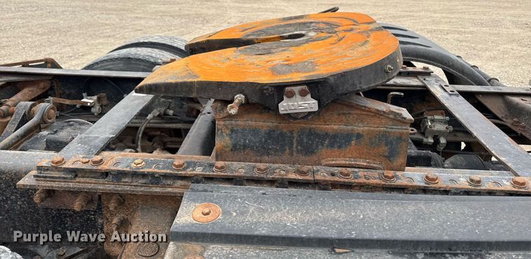 image for item EM3710 1994 Mack CH613 semi truck