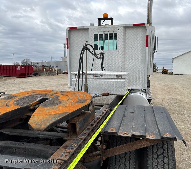 image for item EM3710 1994 Mack CH613 semi truck