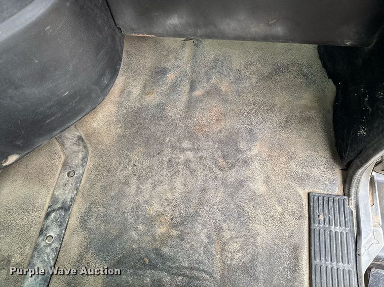 image for item EM3710 1994 Mack CH613 semi truck