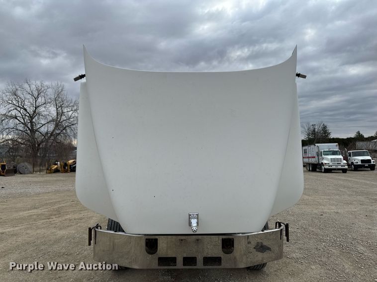 image for item EM3710 1994 Mack CH613 semi truck