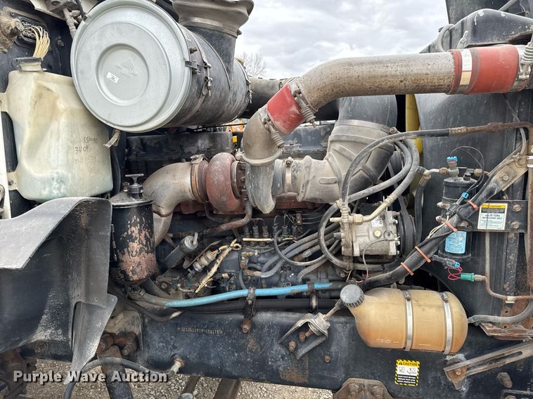 image for item EM3710 1994 Mack CH613 semi truck