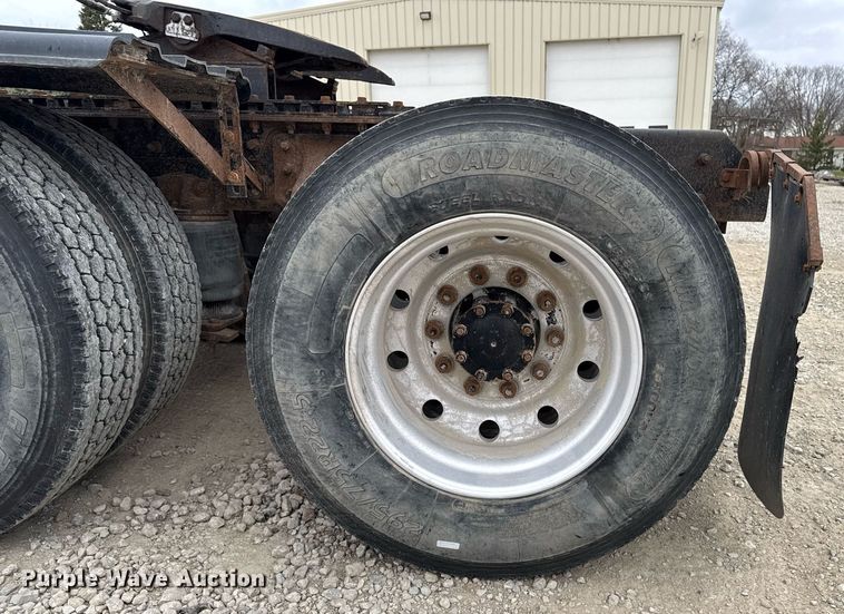 image for item EM3710 1994 Mack CH613 semi truck