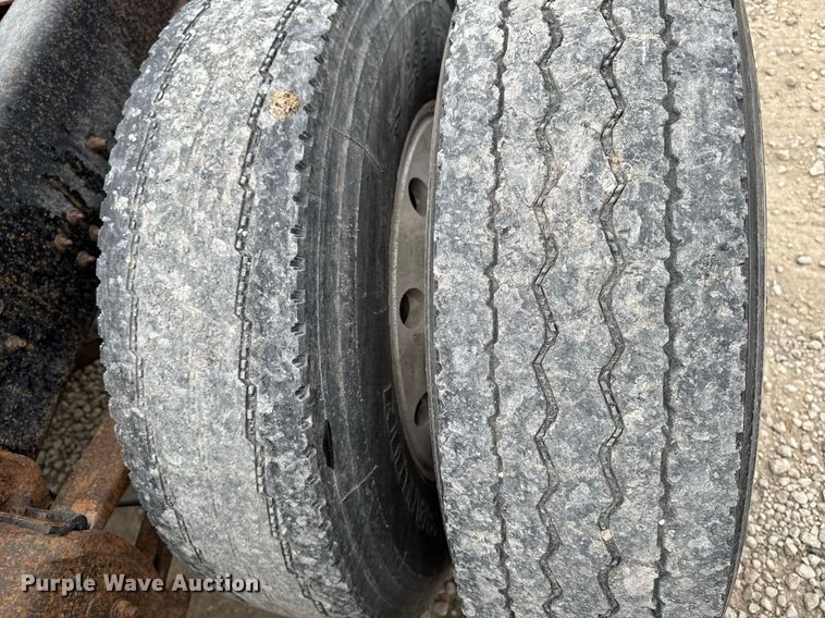 image for item EM3710 1994 Mack CH613 semi truck