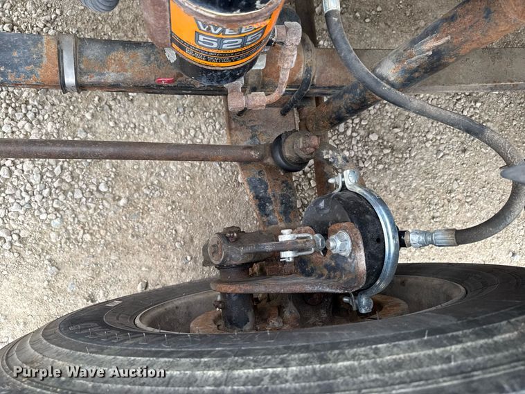 image for item EM3710 1994 Mack CH613 semi truck