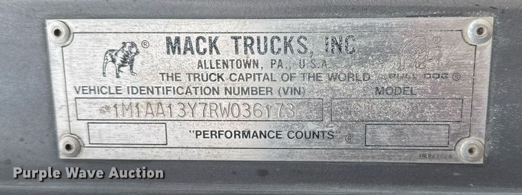 image for item EM3710 1994 Mack CH613 semi truck