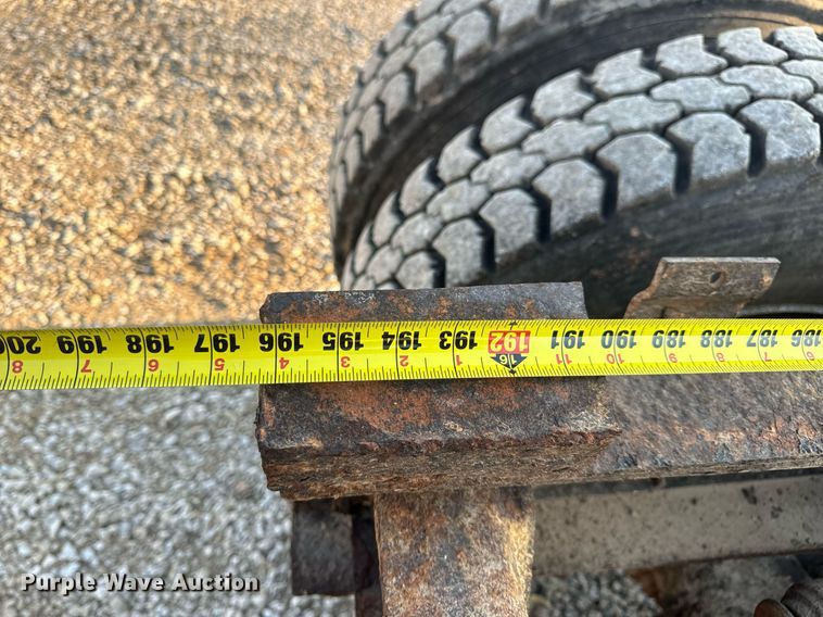 image for item EN5202 2005 Freightliner Business Class M2 truck cab and chassis