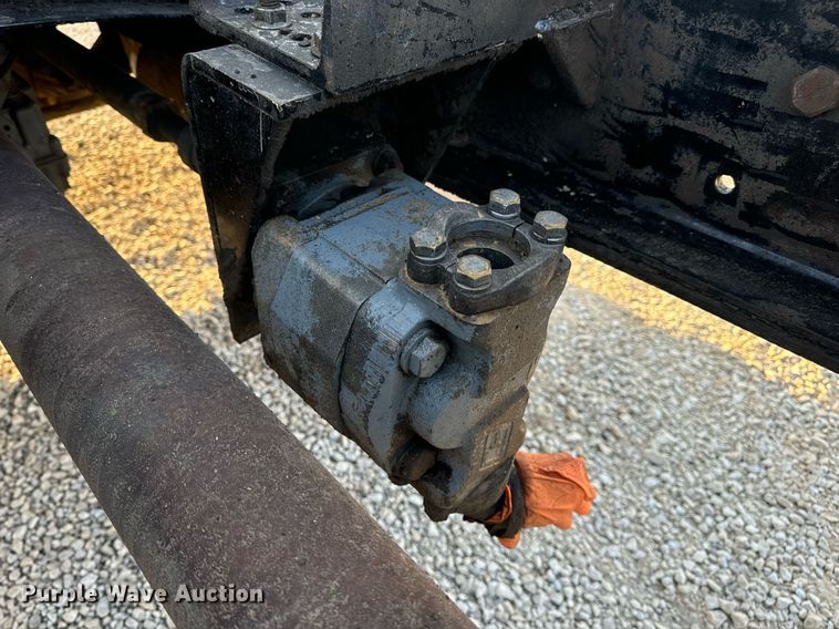 image for item EN5202 2005 Freightliner Business Class M2 truck cab and chassis