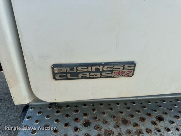 image for item EN5202 2005 Freightliner Business Class M2 truck cab and chassis