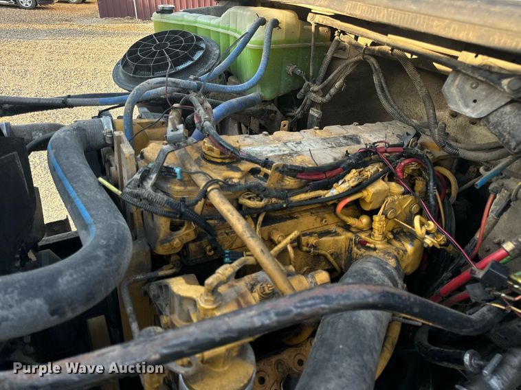 image for item EN5202 2005 Freightliner Business Class M2 truck cab and chassis