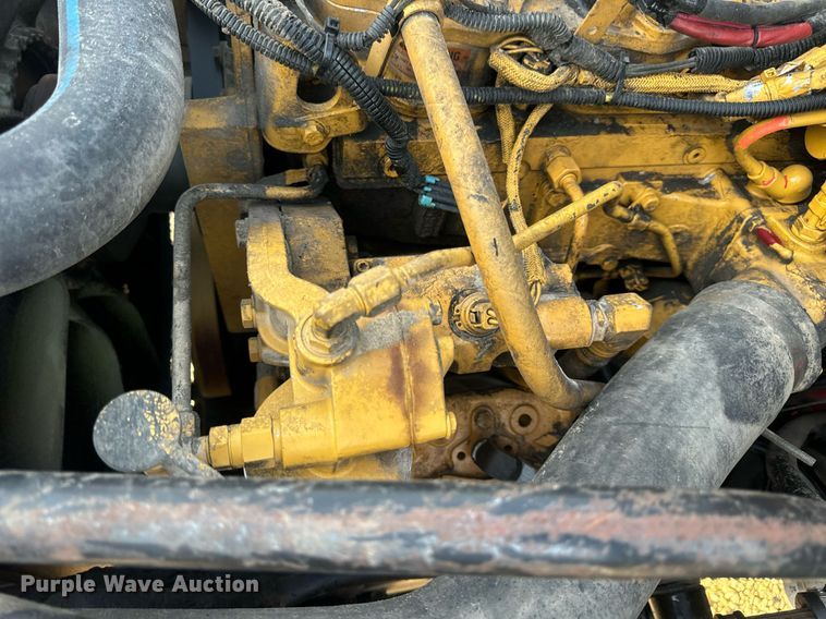 image for item EN5202 2005 Freightliner Business Class M2 truck cab and chassis