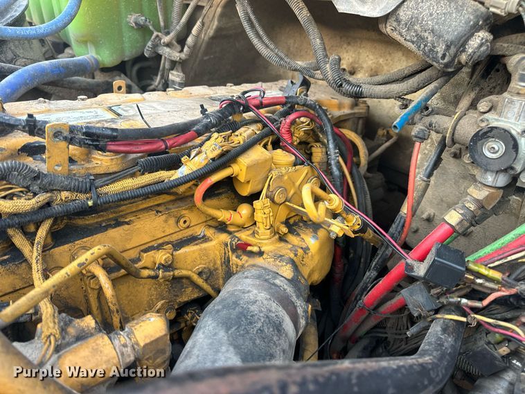 image for item EN5202 2005 Freightliner Business Class M2 truck cab and chassis