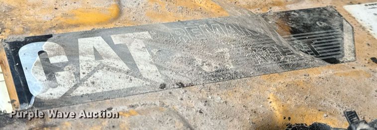 image for item EN5202 2005 Freightliner Business Class M2 truck cab and chassis