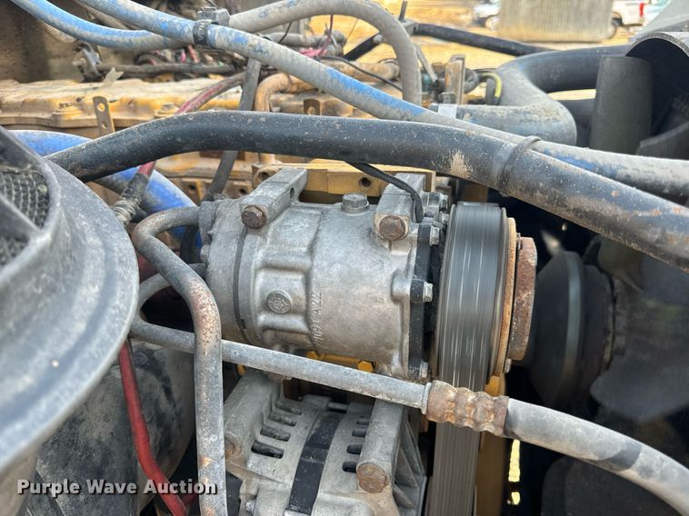 image for item EN5202 2005 Freightliner Business Class M2 truck cab and chassis