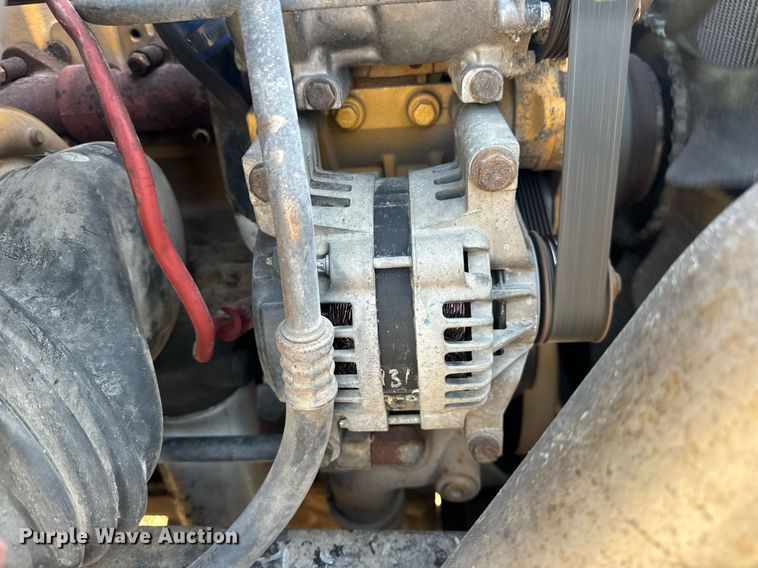 image for item EN5202 2005 Freightliner Business Class M2 truck cab and chassis