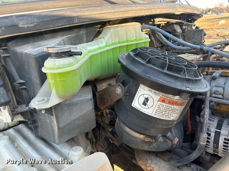 image for item EN5202 2005 Freightliner Business Class M2 truck cab and chassis