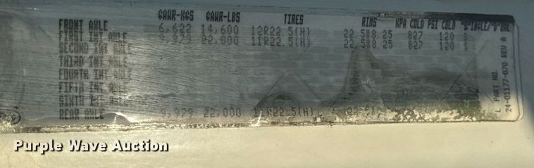 image for item EN5202 2005 Freightliner Business Class M2 truck cab and chassis