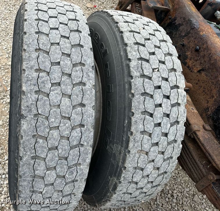 image for item EN5216 2001 International 4700 truck cab and chassis