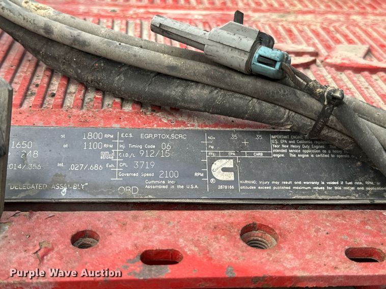 image for item EN5218 2013 Volvo VNL semi truck