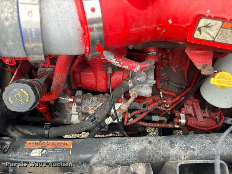 image for item EN5220 2013 Volvo VNL semi truck