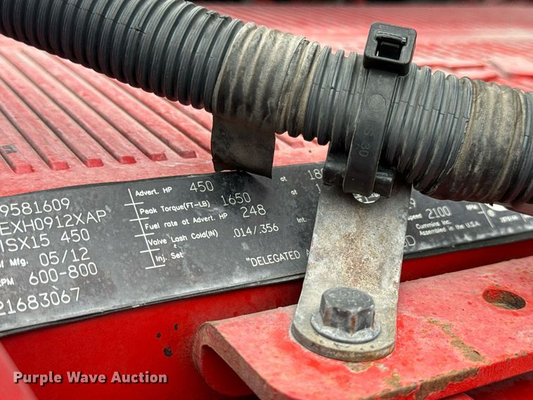 image for item EN5220 2013 Volvo VNL semi truck