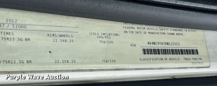 image for item EN5221 2013 Volvo VNL semi truck