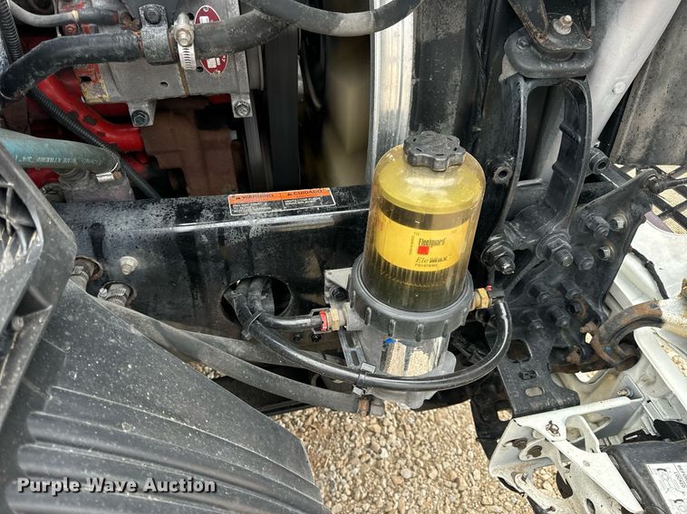 image for item EN5223 2014 Volvo VNL truck cab and chassis