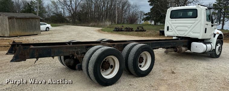 image for item EN5225 2010 International 4400 DuraStar truck cab and chassis