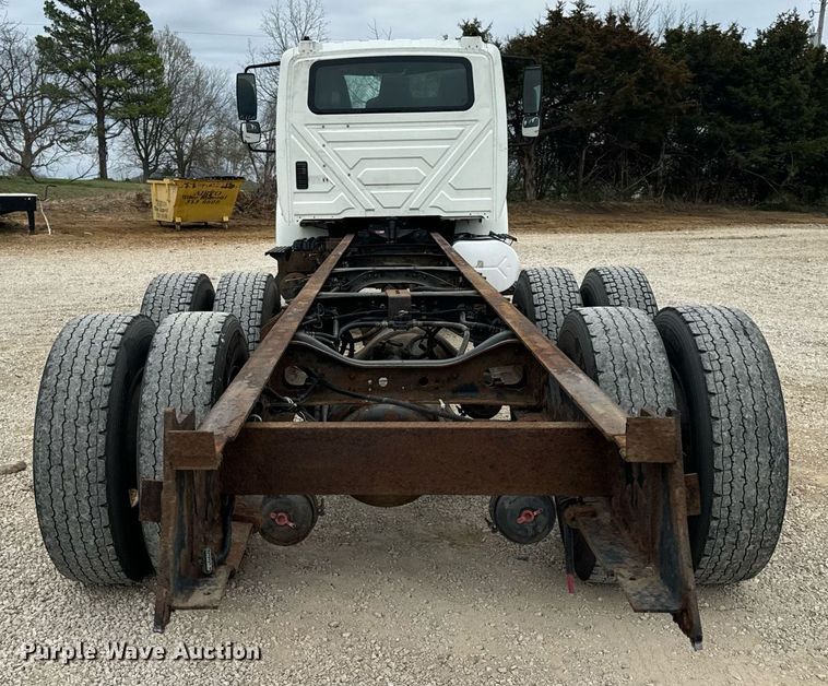 image for item EN5225 2010 International 4400 DuraStar truck cab and chassis