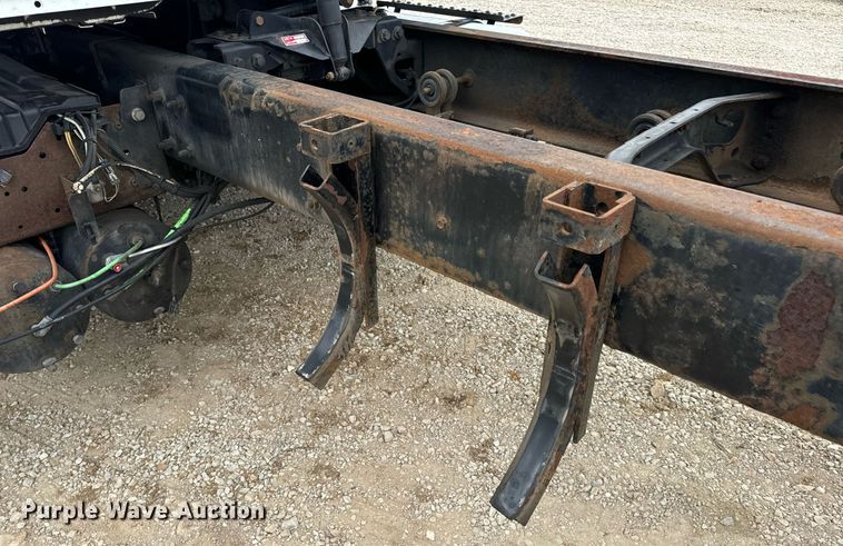 image for item EN5225 2010 International 4400 DuraStar truck cab and chassis