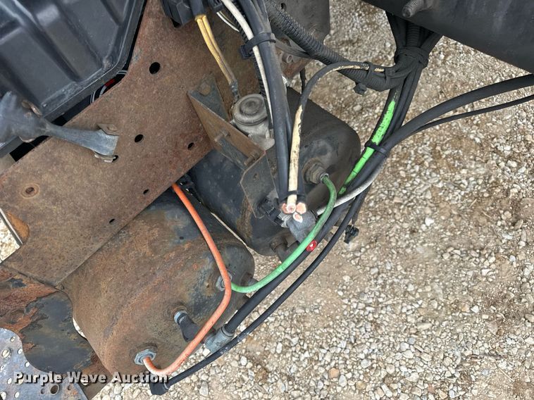 image for item EN5225 2010 International 4400 DuraStar truck cab and chassis