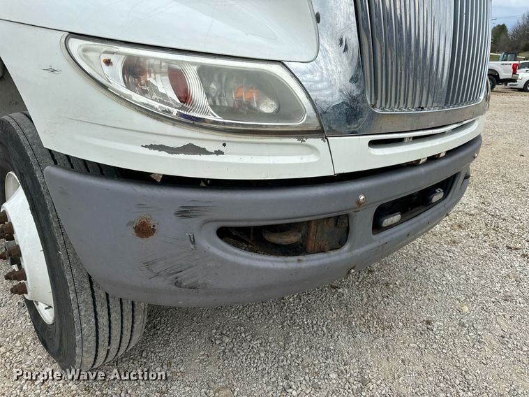 image for item EN5225 2010 International 4400 DuraStar truck cab and chassis