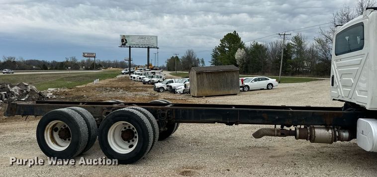 image for item EN5225 2010 International 4400 DuraStar truck cab and chassis