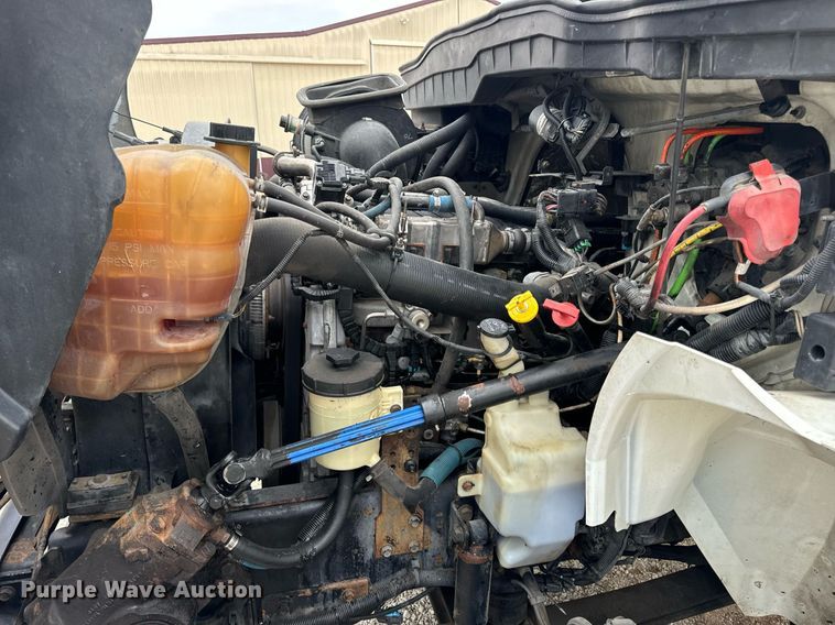 image for item EN5225 2010 International 4400 DuraStar truck cab and chassis