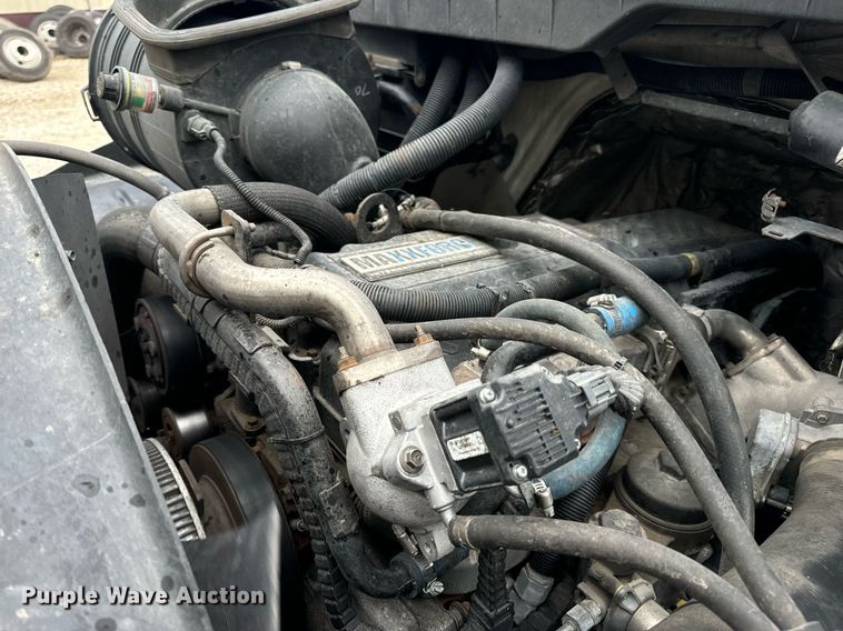 image for item EN5225 2010 International 4400 DuraStar truck cab and chassis