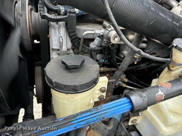 image for item EN5225 2010 International 4400 DuraStar truck cab and chassis