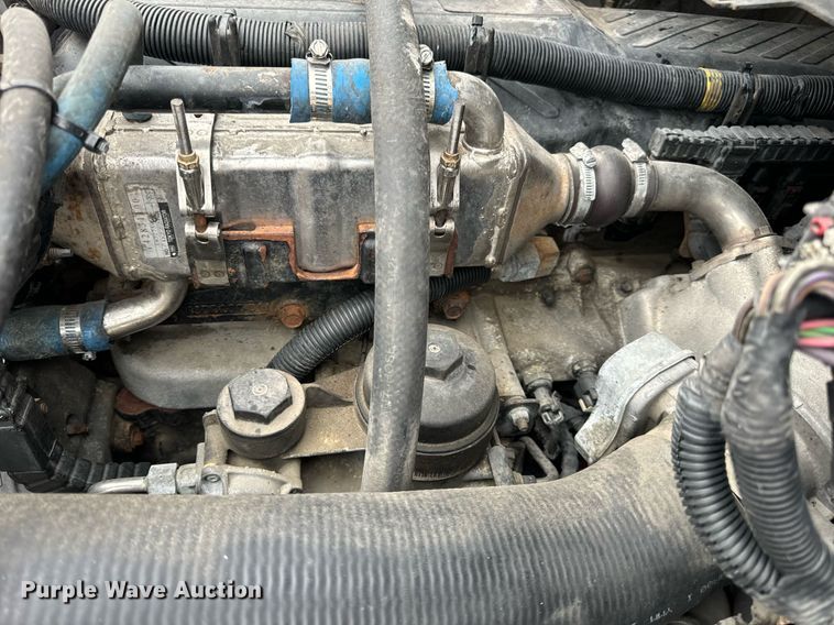 image for item EN5225 2010 International 4400 DuraStar truck cab and chassis