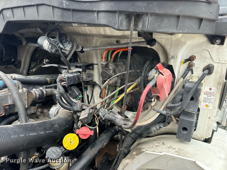 image for item EN5225 2010 International 4400 DuraStar truck cab and chassis